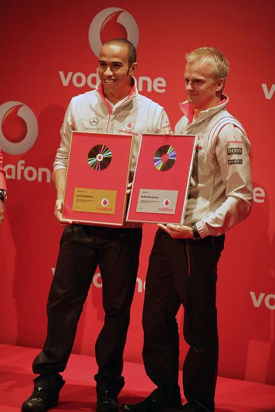 Lewis Hamilton (l.) und Heikki Kovalainen (r.)